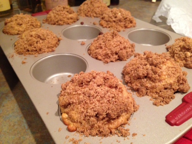 healthy apple cinnamon streusel muffins baked